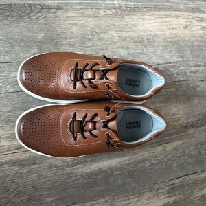 Johnston & Murphy boy shoes 👞 size 1 m